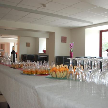 Gite Du Haut Cantal - Appartements Meubles Avec Kitchenette Et Chambres Sans Kitchenette Condat  Εξωτερικό φωτογραφία