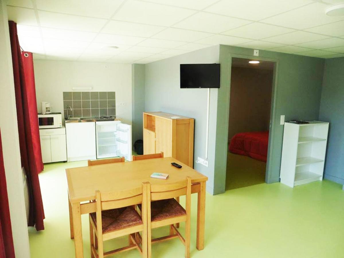 Gite Du Haut Cantal - Appartements Meubles Avec Kitchenette Et Chambres Sans Kitchenette Condat  Εξωτερικό φωτογραφία