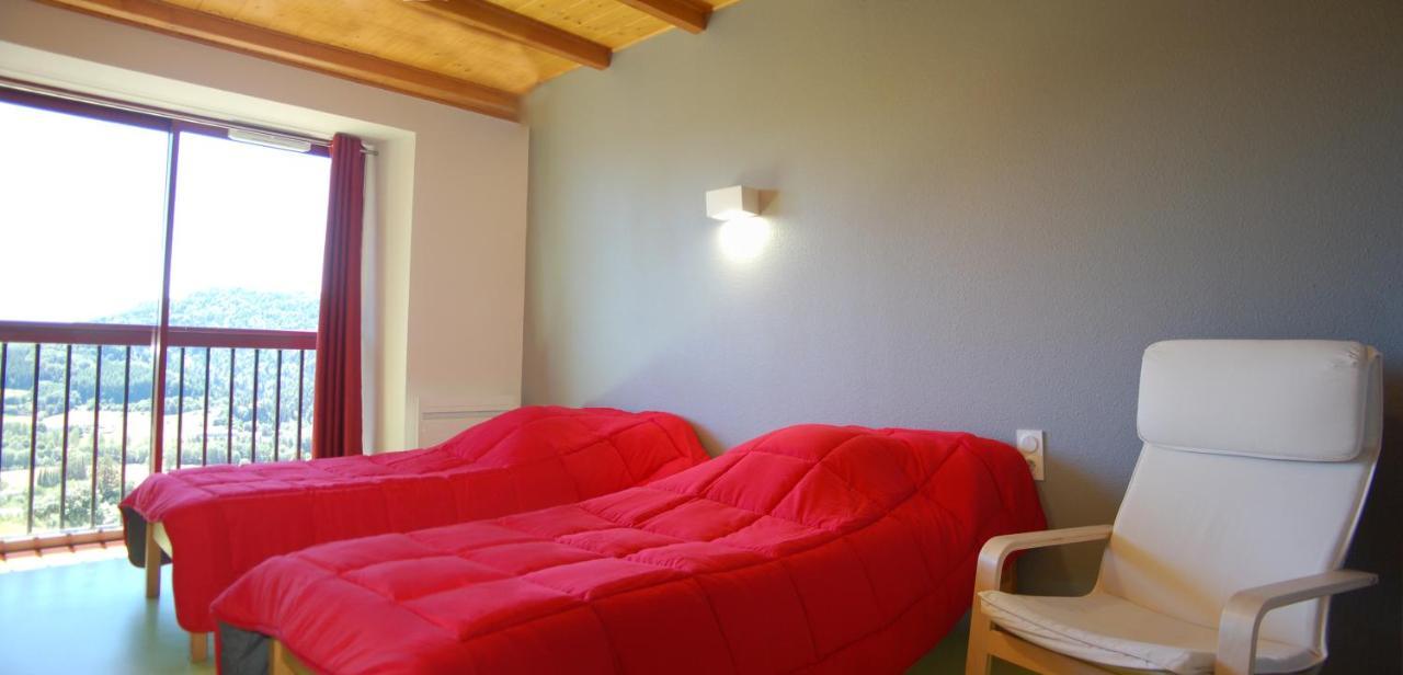 Gite Du Haut Cantal - Appartements Meubles Avec Kitchenette Et Chambres Sans Kitchenette Condat  Εξωτερικό φωτογραφία